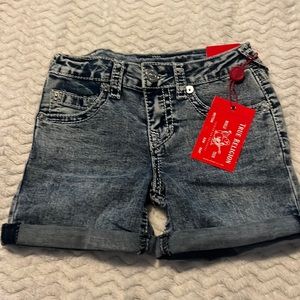 True Religion Halle mid rise girls jean shorts size 7, new with tags
